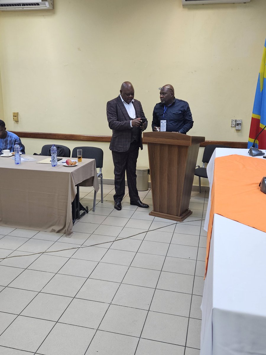 3/4Lutte contre le travail des enfants dans les mines artisanales :il est important de soutenir le SSRTE pour avoir une base des données Uniques.
Le SG/MINES et PRESIDENT DE LA CISTEMA , JACQUES RAMAZANI LUTUBA a invité toutes les parties prenantes à s'aligner derrière cet outil.