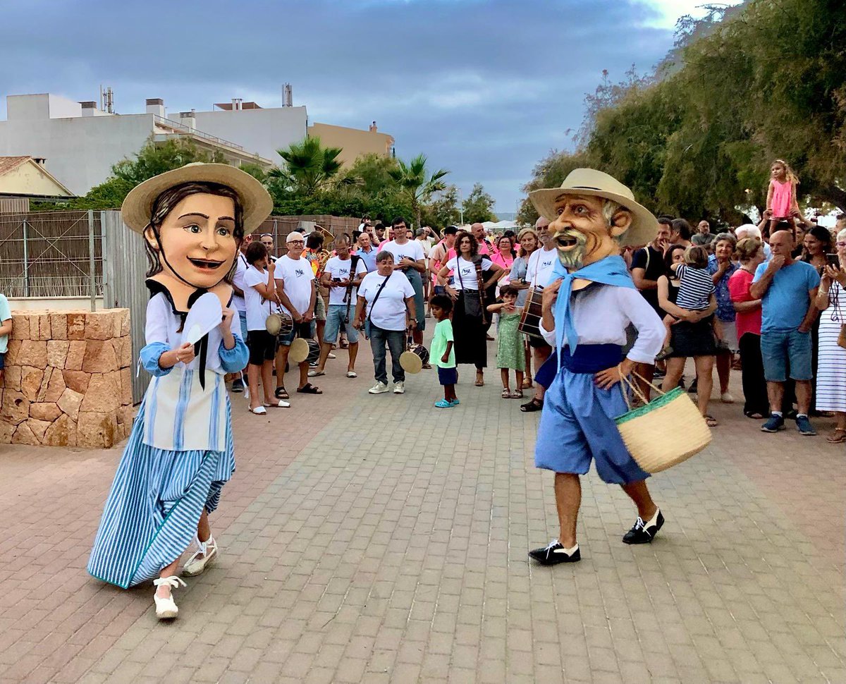 Molts d’anys i bones festes de Sant Pere! 

Enguany amb dos nous protagonistes, na Clara i en Pere!