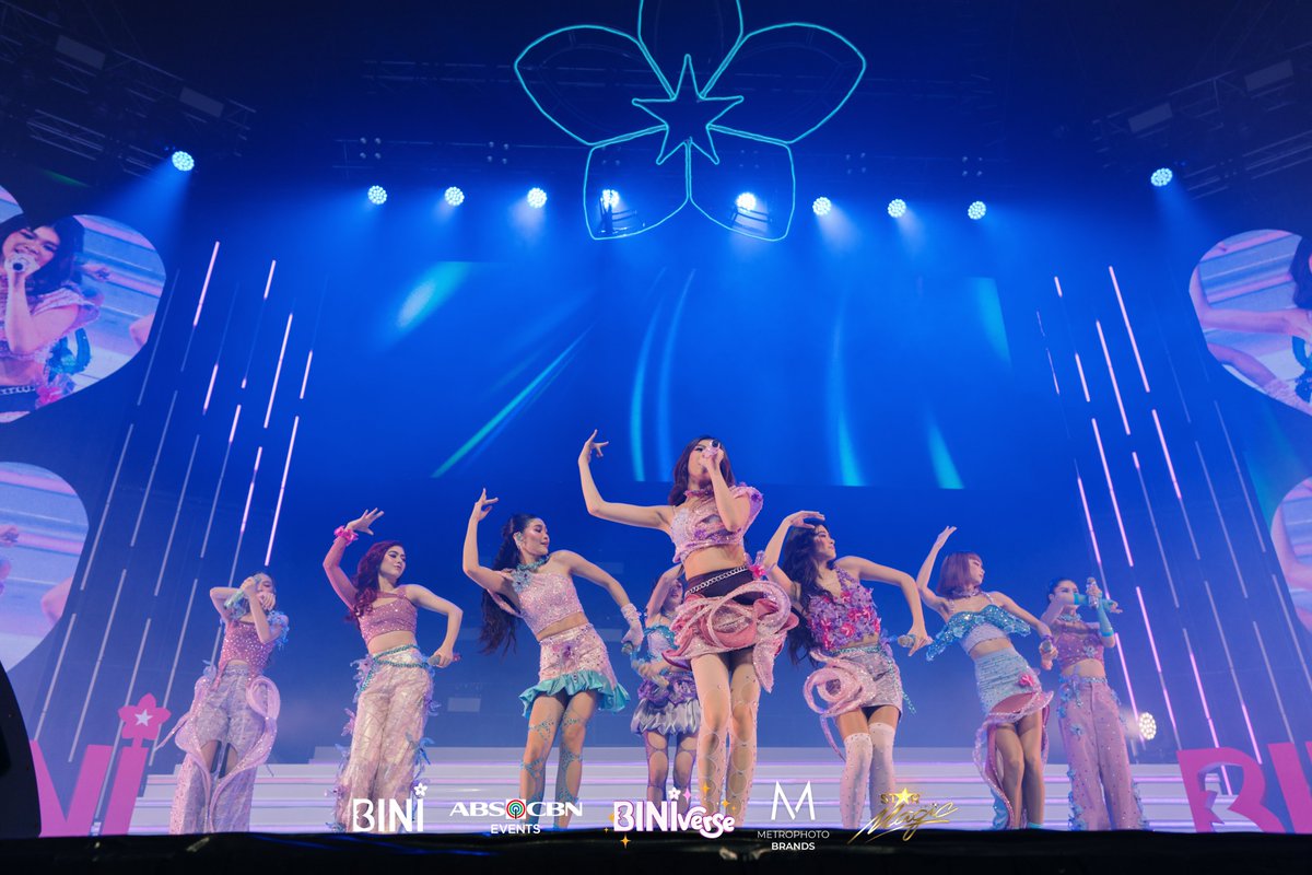 #BINI : BINIBINI BL♾M, here comes DAY✌🏼of #BINIverse!✨🌸

📸 @metrophotoforbrands
#BINIverse #BINIverse1stSoloConD2
#BINIverse_TheFirstSoloConcert
#BINIyahengJUNEpacked