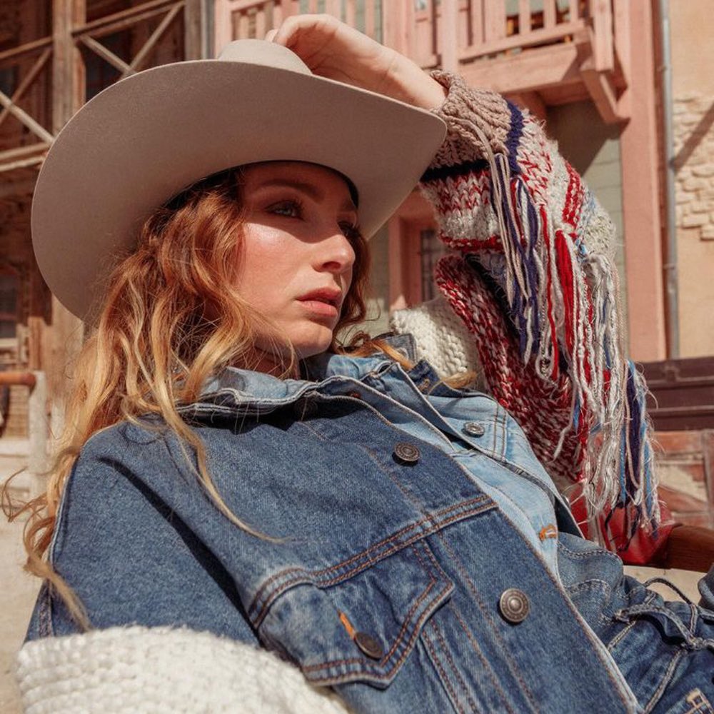 BAGNOLARDS • Épisode 84 avec Anaïs Boroni. Toujours disponible sur les plateformes de streaming, via linktr.ee/bagnolards.