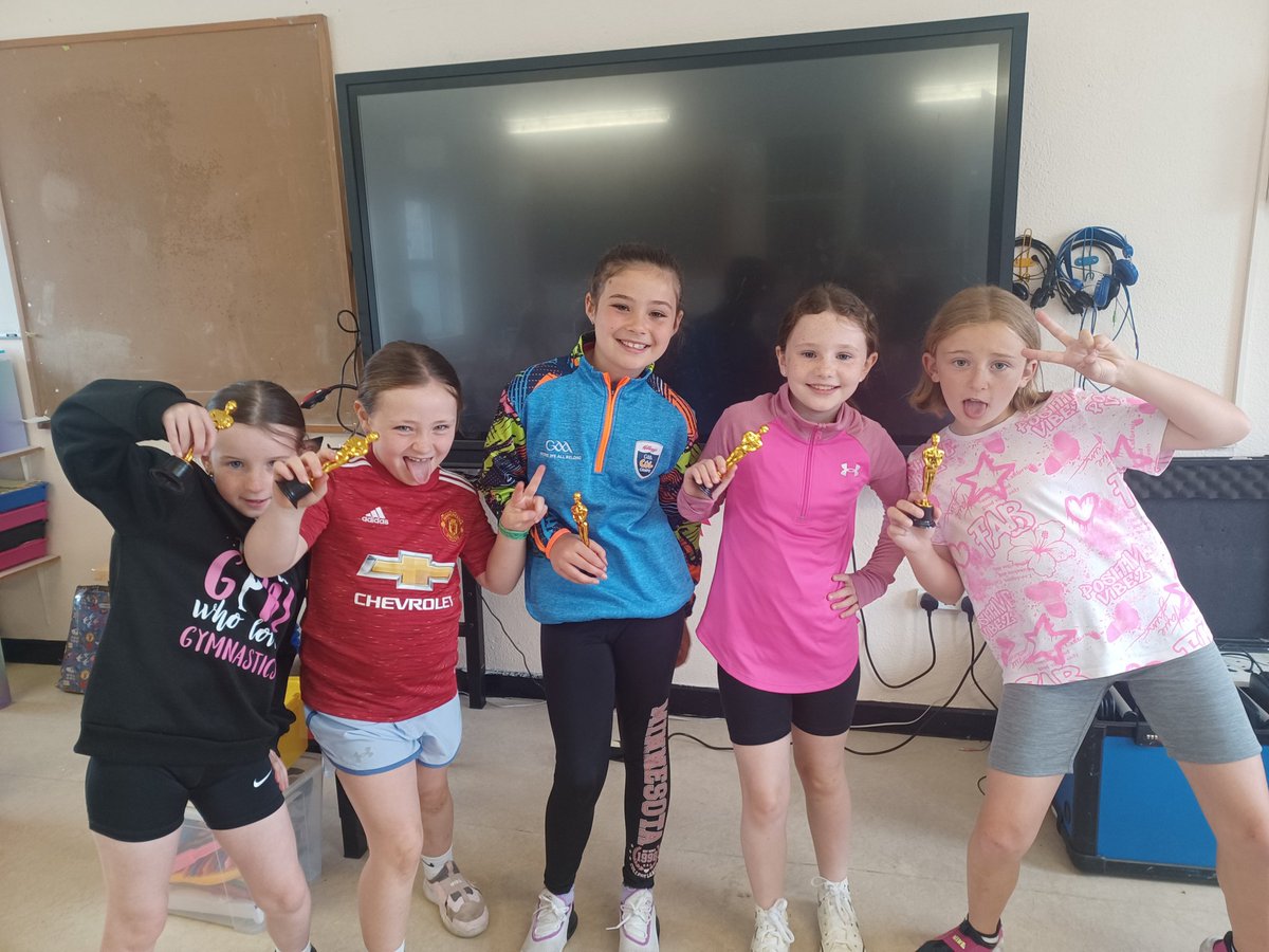 MsONeills4thStc's tweet photo. Huge congrats to our 2nd class talent show performers who all completed an Oscar performance on the day!!! @ConlethSt 🏆🏆 https://t.co/nsP83s620h