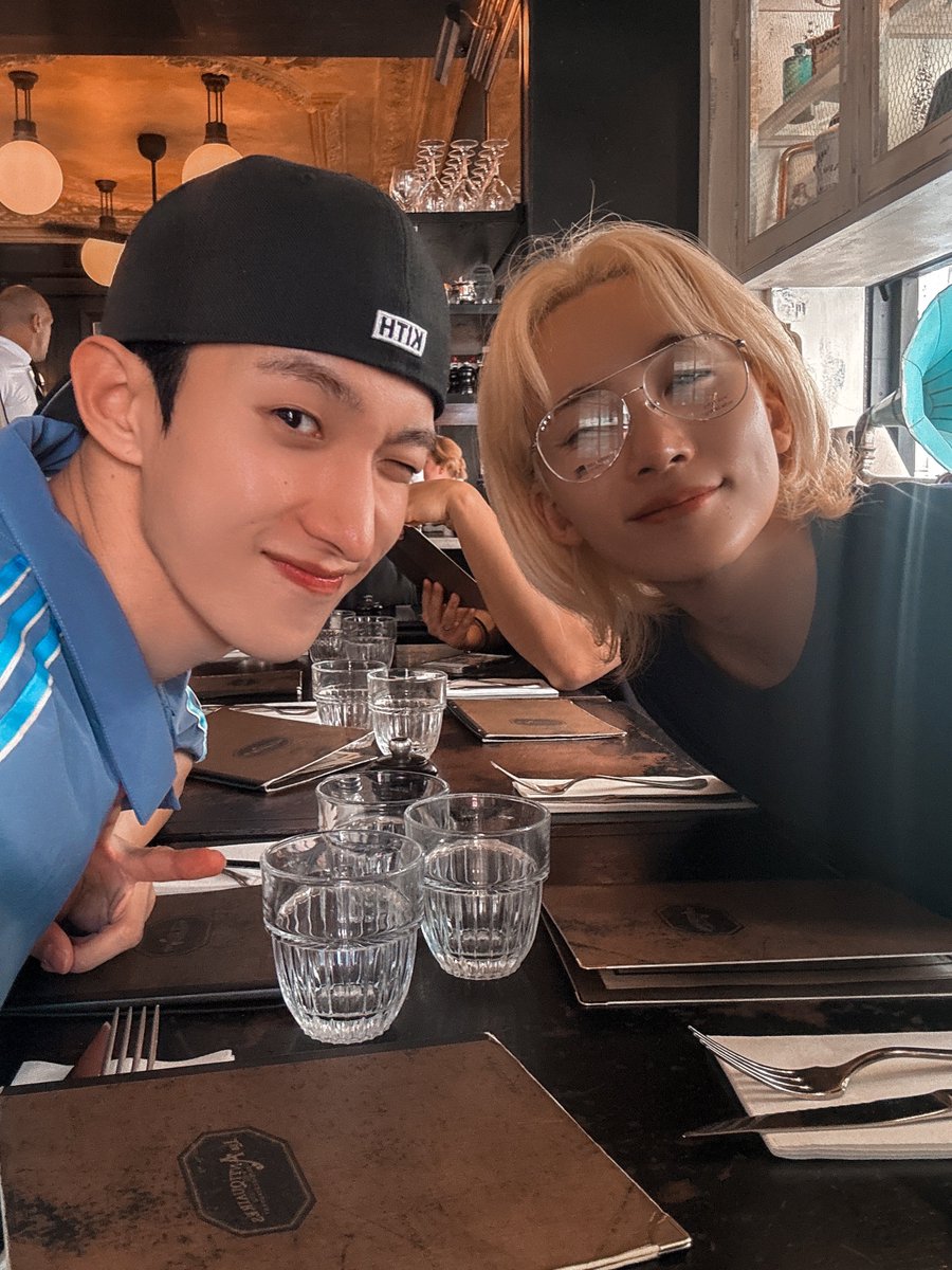 yk in 유럽

사랑하는 사이인 걸
 온 세상에 알리기
