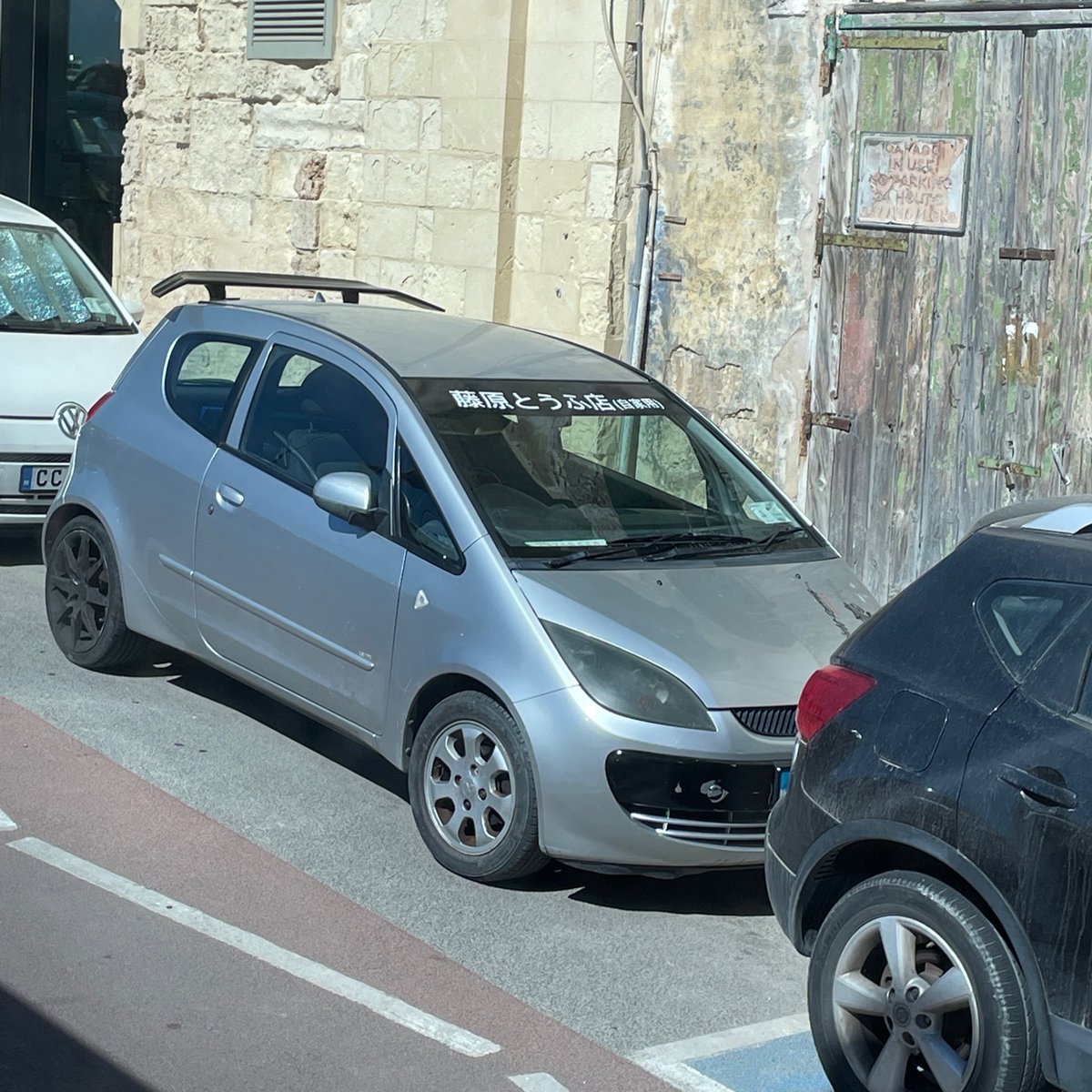 そういえばマルタでこの車あったんだけど有名なやつなのかな