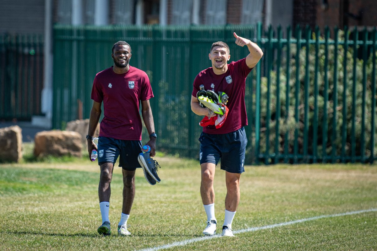 hrbfc1921's tweet photo. And we're BACK!

First pre-season training session in the bag for the Beavers... 🥵🦫

#HAMRICHFC 🔴 https://t.co/CLHGnNqBwT