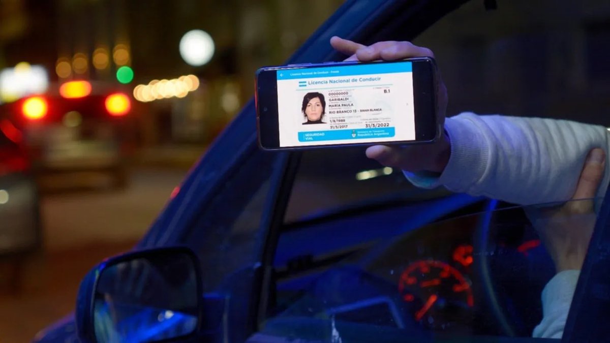 🚙👤 En la <a href="/CamaraDipSF/">Diputadas y Diputados Santa Fe</a> aprobamos un pedido de mi autoría para que Santa Fe adhiera a la Licencia de Conducir Digital.

❗️La constante escasez de insumos para emitir las licencias complica a miles de conductores y conductoras que lo necesitan para movilizarse a diario. 👇