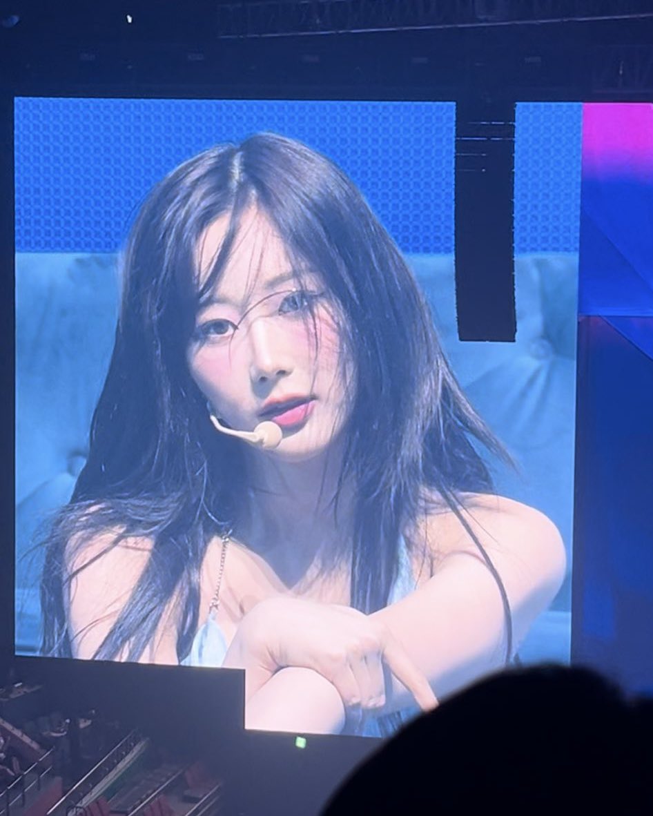 —𝒎. tweet media