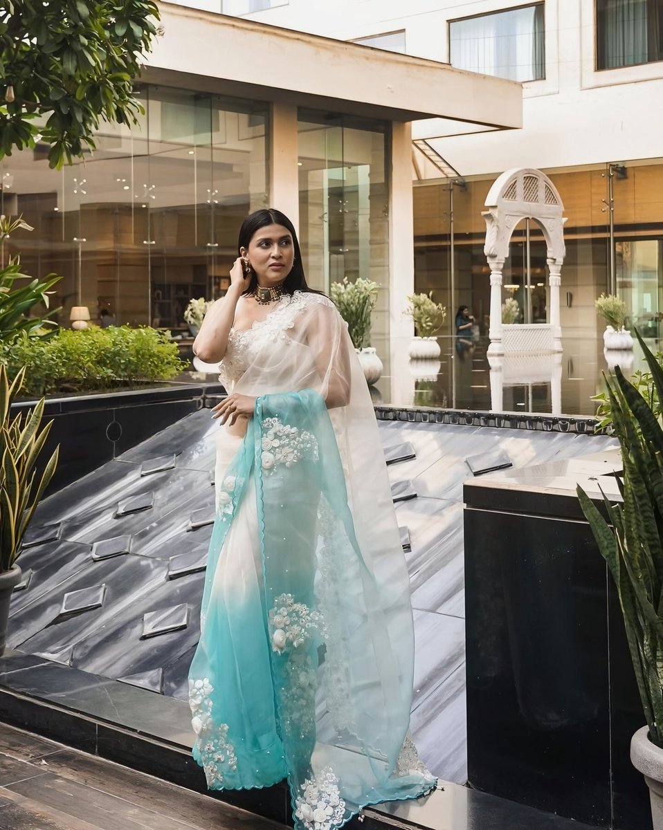 Grace always conquers 💙

#MannaraChopra