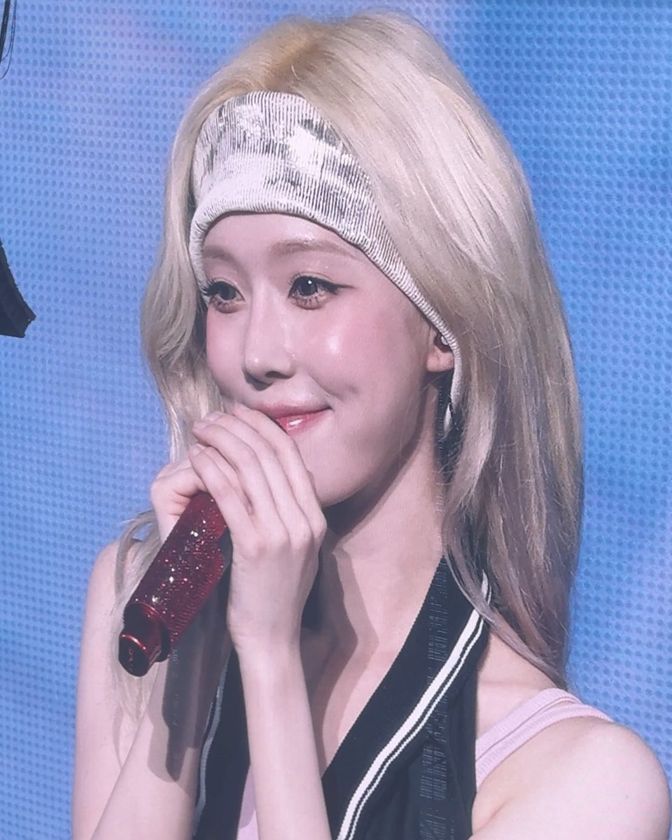 wtloverclub's tweet photo. 헤어밴드윈터 필승 https://t.co/BOXowu62Yo