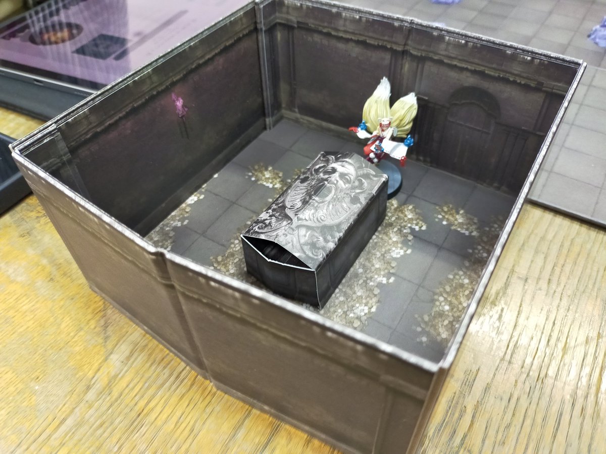 lichtm555's tweet photo. エルドフォール
新シナリオ:ハートオブオブシディアン
地下を巡廻するガーゴイルx2とゴーレムx2と守護者コロッサスを越えて古代装置を起動するスニーキング作戦。
4人で協力して、お館様が真っ先に突撃した結果ほぼ全クリーチャーに絡まれるも、武者2人が引き付けて、狐がクリア
#EldfallChronicles https://t.co/KMpLw2UcFN