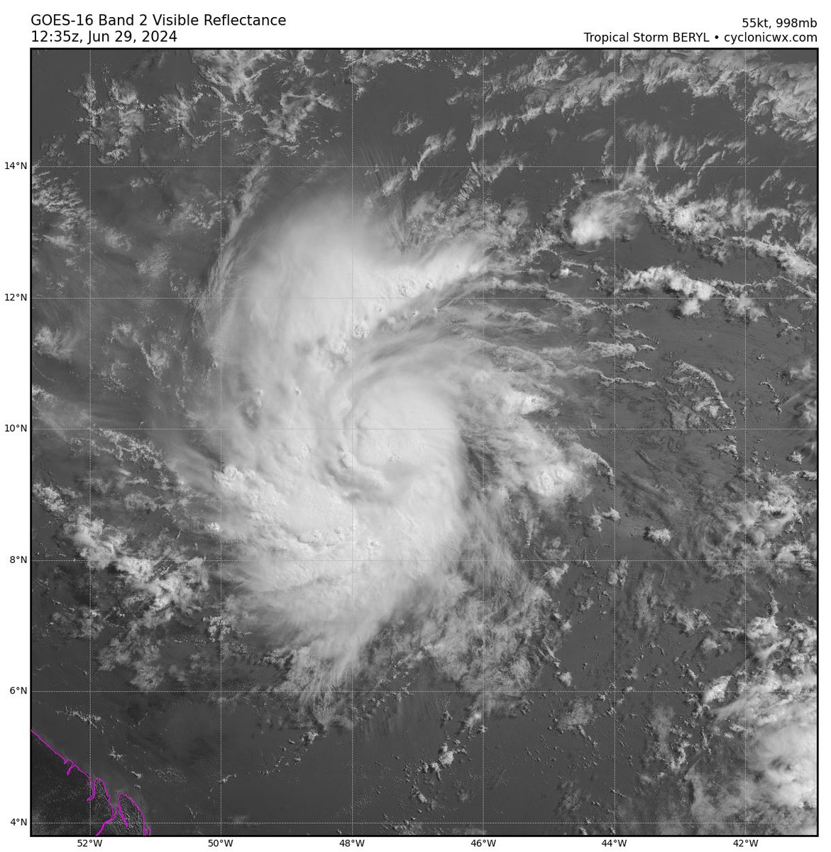 twzofcpage's tweet photo. Sun rises on #Beryl this morning to an already developing nascent eye and robust VHTโs going up around the southern side, attempting to fully wrap with time. Rapidly improving imagery presentation suggests it may be intensifying at a quicker pace here.
#tropics #tropicswatch https://t.co/WzT1wXSRiv