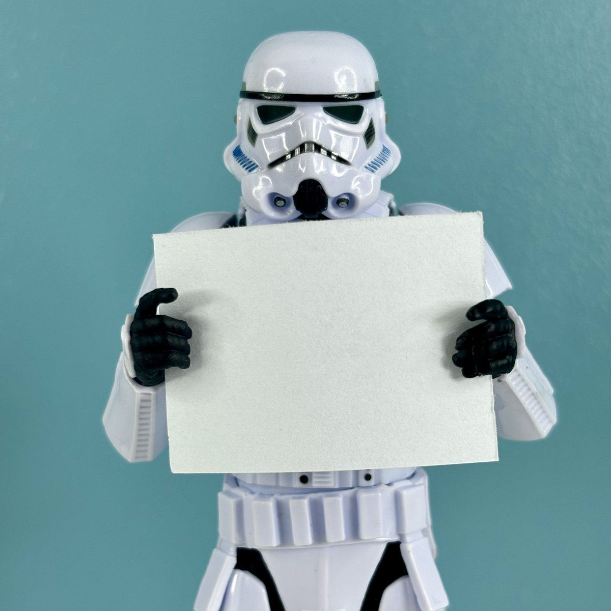 MRMIDGE's tweet image. Okay #swtwt I wanna do something fun. Reply with a Star Wars character and if I have a black series figure of them I’ll reply with a picture of them holding a blank sign so you can edit whatever you want onto it. Here’s some to start off. (Only sequel fig I have is Rey, sorry)