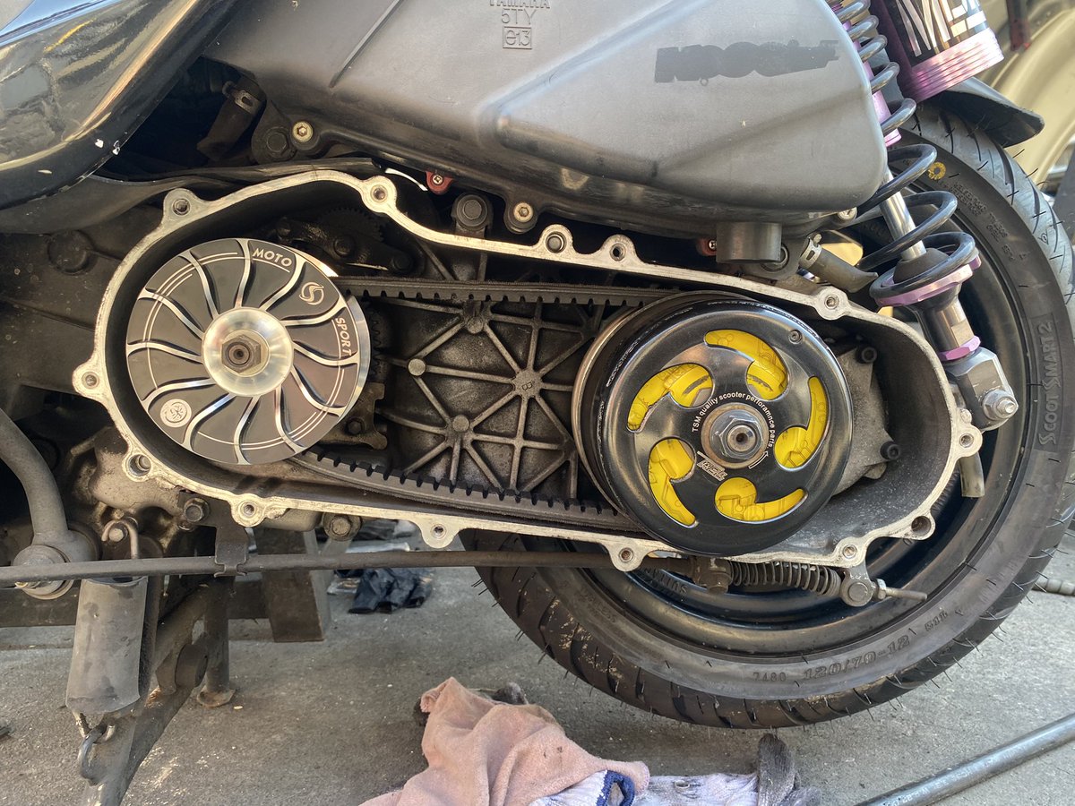 tone19_gdb's tweet photo. そして気づいたらベルト、クラッチ、プーリー変えててマフラーの中のゴミ取り外しました。

今年の夏はコイツで遊ぼう！ https://t.co/Pm7miIymMK