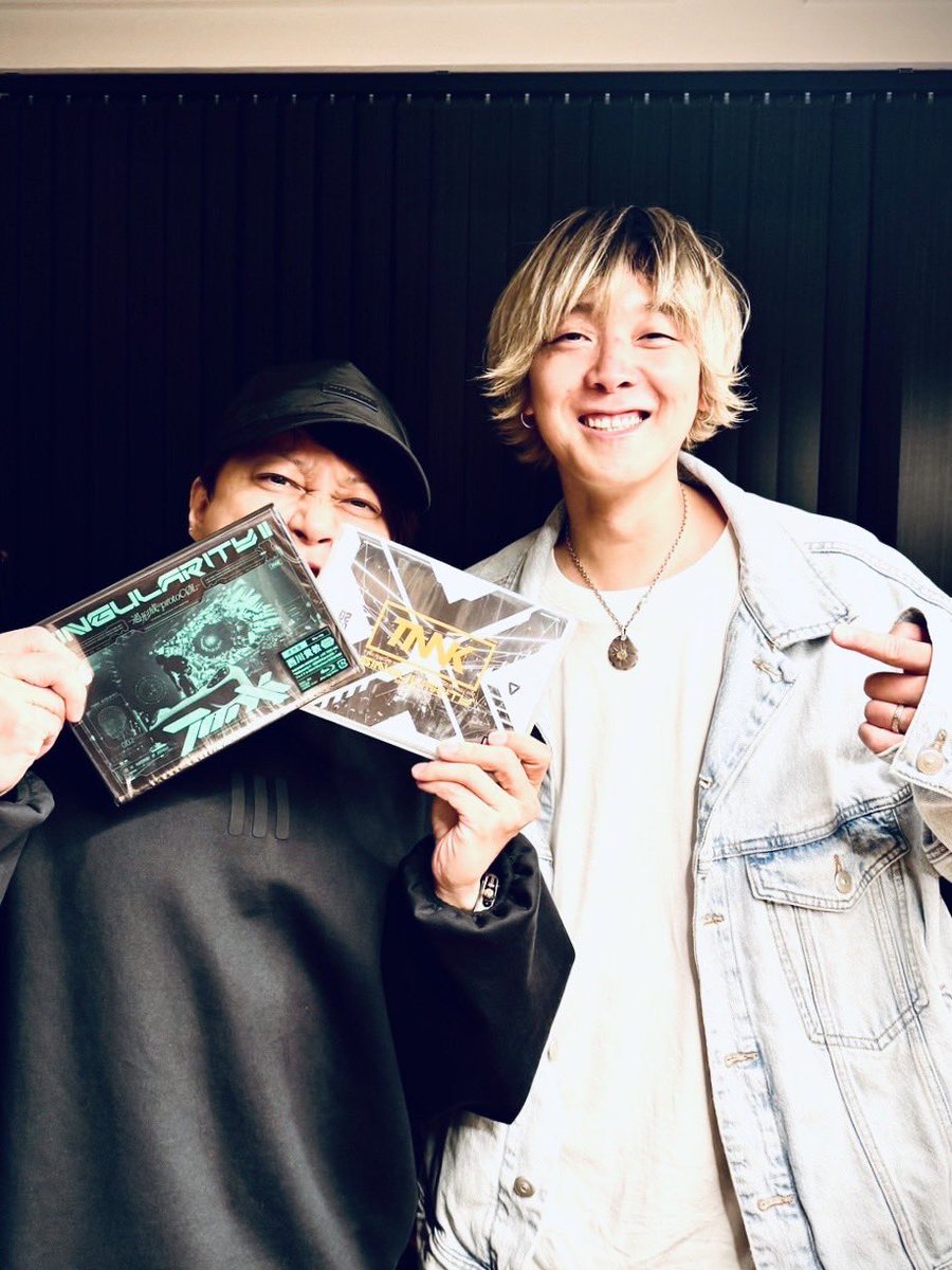 SHINGOHIRATSUKA's tweet photo. 今日はボスに会って来た!!😎✨
#西川貴教 @TMR15
#tmrevolution
#shingoman
#dianasoundentertainmet #DSE
#teamDSE https://t.co/14zC8DVNhU
