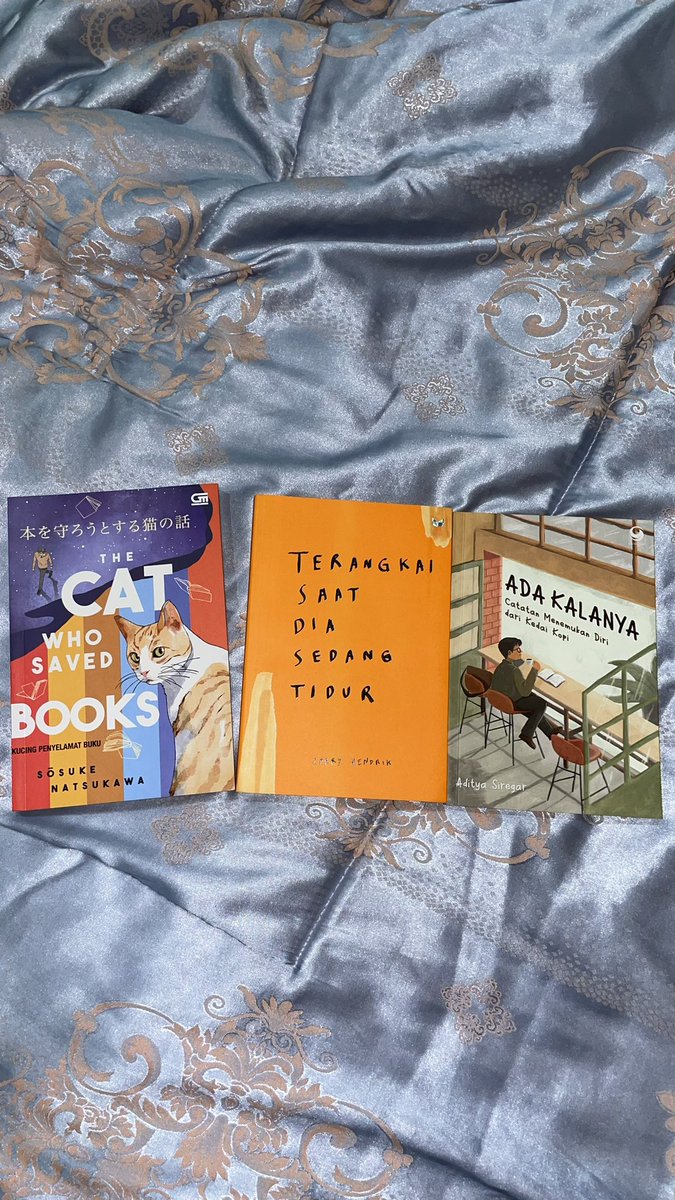 inaramabella's tweet image. Pre-loved buku 3pcs 100k &amp;amp; 2pcs 50k aja yang minat langsung DM💖