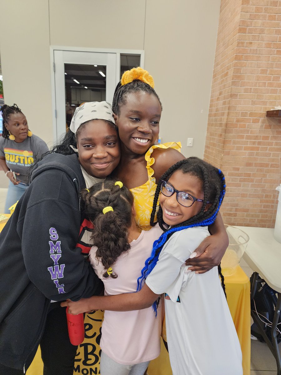 AAYHFoundation's tweet photo. WEEK 4 - URBAN UNIVERSITY SUMMER YOUTH CAMP 
6/28: What a way to end camp week 4! Mikaila, founder of "Me &amp; the Bees Lemonade gave an inspiring presentation to the campers and also provided plenty of lemonade! 
https://t.co/zgaWNt3GbS
Donate: https://t.co/SHX7WGq1ev
 #HEBTOC https://t.co/JrjiVXaTdH