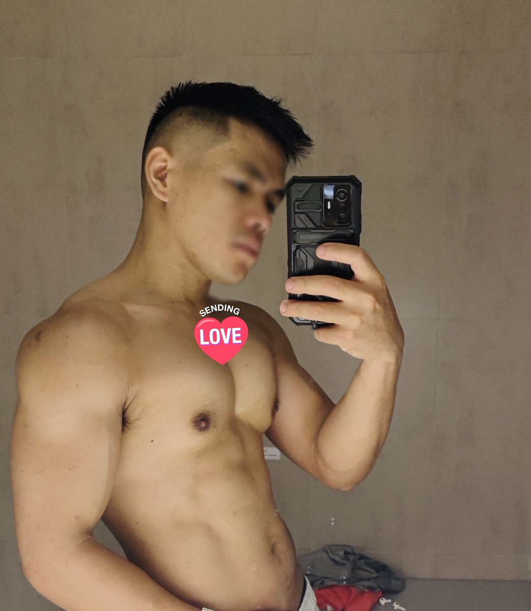 3rdPrinceJ's tweet photo. Sat grind 💪 https://t.co/JUANCiUeKt