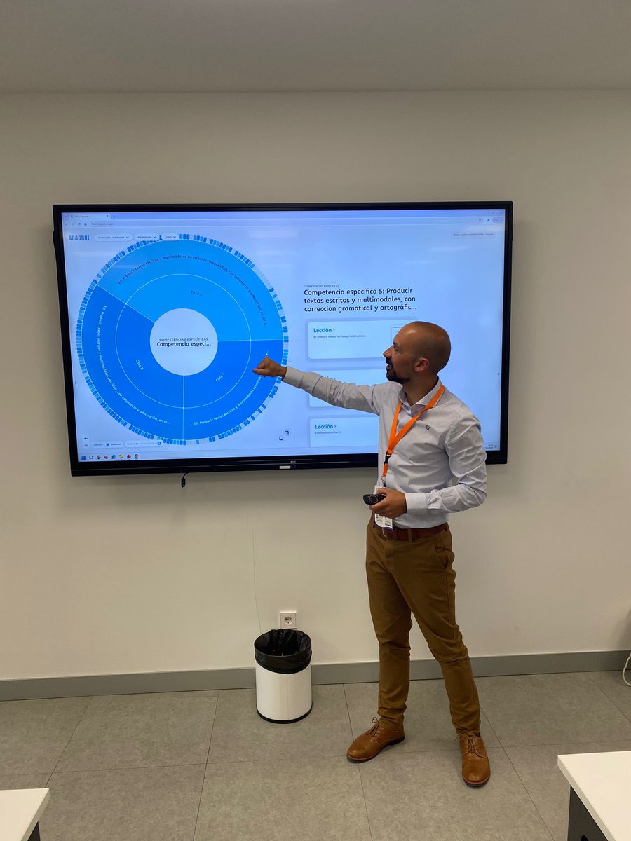 snappetspain's tweet photo. Participar en @ESICimat ha sido una experiencia muy enriquecedora. Queremos agradecer  a Joaquín Almela, Director en el @ColegioTajamar por compartir su experiencia de éxito y a Luis Bastón  por su excelente taller sobre IA predictiva y personalización real del aprendizaje. https://t.co/Cb5Kymss6N
