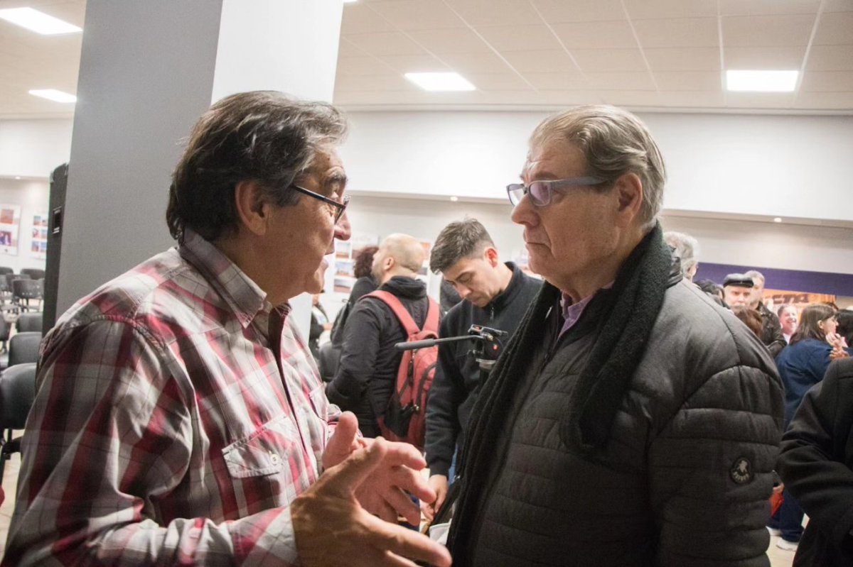Anoche presentamos en nuestra CTA el libro “De Hitler a Milei: curiosidades de mentes criminales” del compañero Carlos Rozanski, quien como juez se encargó de condenar y encarcelar a los genocidas. 

Estamos transitando momentos muy duros pero seguiremos adelante con la