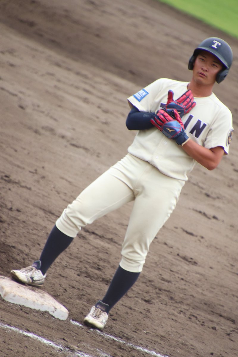 横浜高校 逸材集団・横浜にニューヒーローが登場！背番号18をつけた2年生