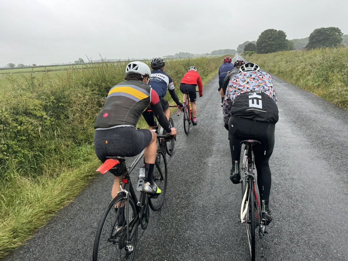 Shaun_Pearson's tweet image. Comeback Week 7:  Thanks to everyone who rode the Chaingang this morning.  Managed 3 full laps of the Chaingang on the Gravel Bike @OrroBikes  Enjoyed the session.  Hope everyone else had a good ride this morning Preston Chaingang @merlincycles 
🚴‍♂️🚴‍♂️🚴‍♀️🚴‍♂️🚴‍♀️🚴‍♂️🚴‍♀️🚴‍♀️🚴‍♂️🚴‍♂️🚴‍♂️👍
