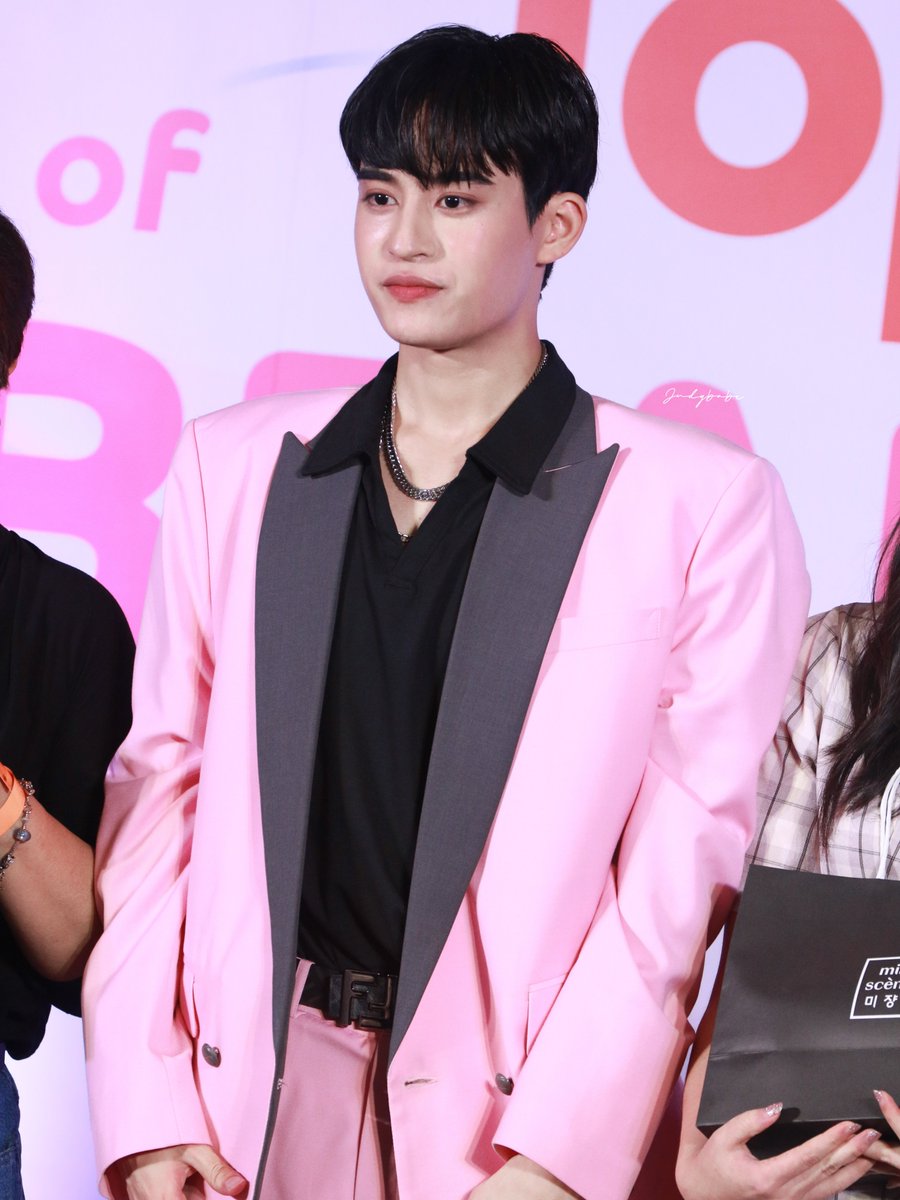 _Judybabe's tweet photo. ยิ่งโตก็ยิ่งหล่อลูกใครคั้บเนี่ยยย🥹

@BarcodeTin #Barcodetin
#miseensceneXBarcode https://t.co/LzH0mTOggO