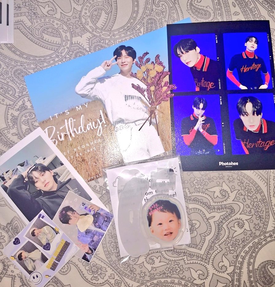 Moonieees's tweet photo. &amp; this event give me an opportunity to make a freebies  that i want to do since last year, special for Keonhee birthday 💙 Hope you guys like the small freebies 🫶💙💛 https://t.co/AWlBinp5Wb