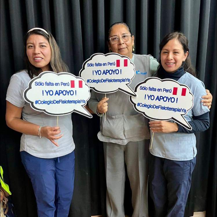ASPEFISIO's tweet photo. Creacion del "Colegio de Fisioterapeutas del Perú":
✋🏻Muestra tu apoyo!
📷 Envíanos tu foto, publica en tus redes sociales y etiquétanos
🇵🇪 ¡Por la salud de los peruanos!
Nota: Solicita el archivo PDF por messenger.
#ColegioDeFisioterapiaYa #WorldPhysiotherapy #ASPEFISIO https://t.co/kmSMmlwZTs