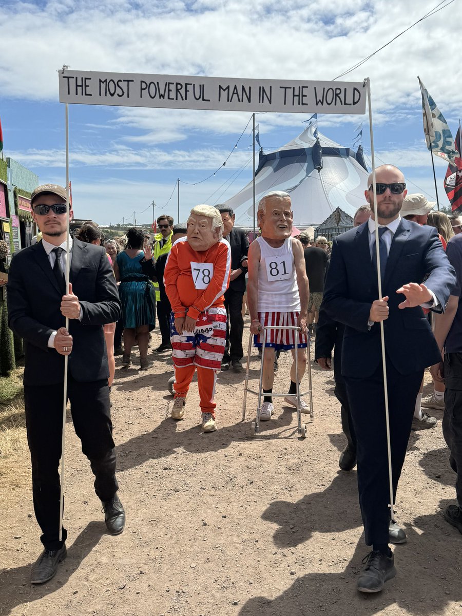 jaygmoore's tweet photo. Nothing better than a stroll through the T&amp;C fields at @glastonbury you bump into all sorts https://t.co/1Eg7edUjQL