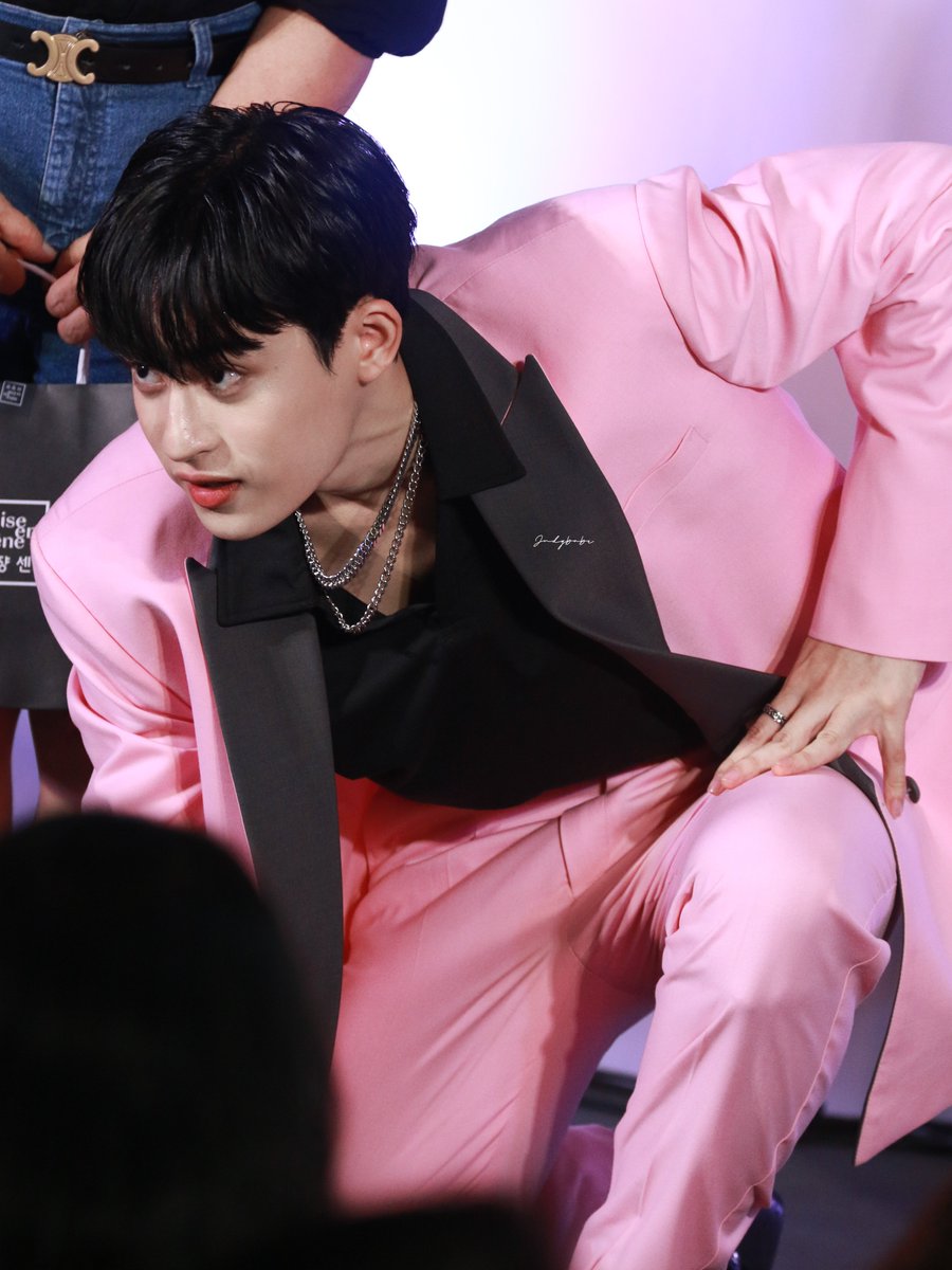 _Judybabe's tweet photo. พี่ตินนนนอย่าเล่นกับใจมัมหมีแบบนี้🫠

@BarcodeTin #Barcodetin
#miseensceneXBarcode https://t.co/Kpr9YNlJjP