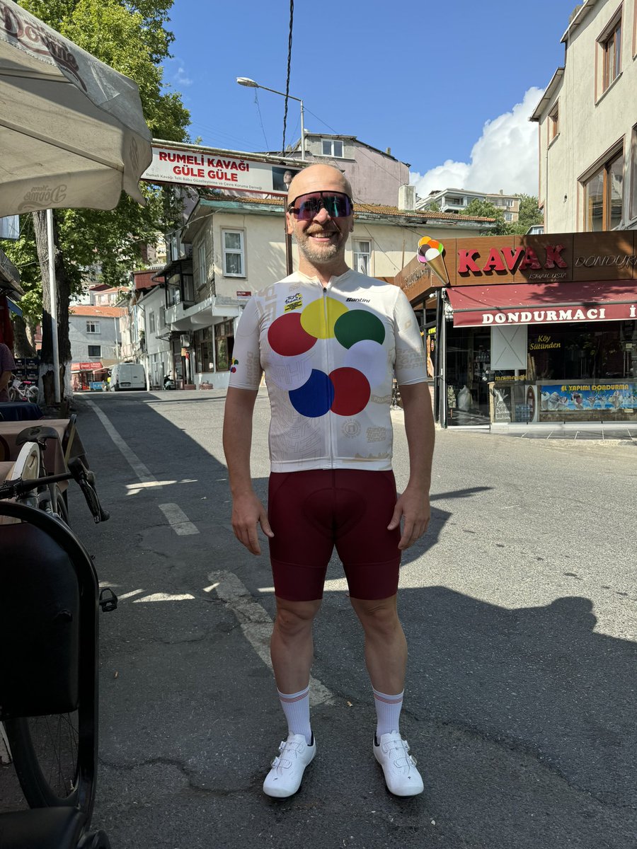 alperakcan's tweet photo. Güne özel Grand Depart formamızı giydik 💙 #tdf2024tr #TDF2024 https://t.co/sK0Jba3sfa
