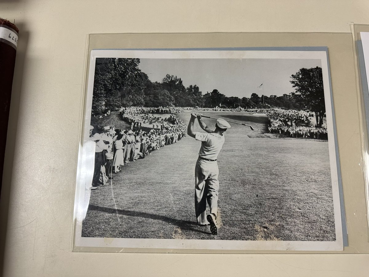 Classic Golf Swing tweet media