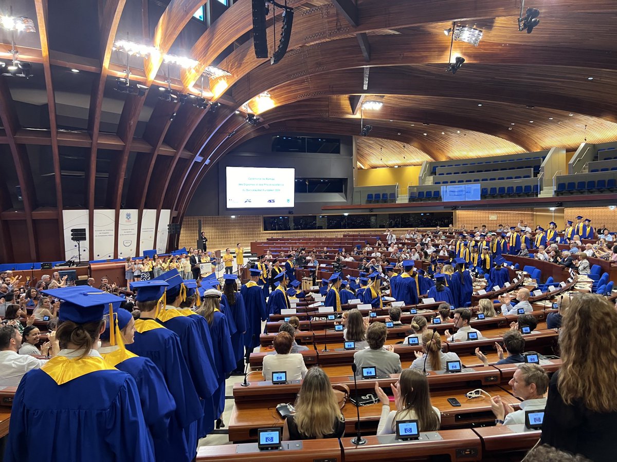 Daniel Holtgen (@danielholtgen) on Twitter photo Dans le cadre du 75e anniversaire du Conseil de l'Europe, nous avons le plaisir d'accueillir la cérémonie de remise des diplômes du #baccalauréat de l'École européenne de #Strasbourg 🇫🇷🇪🇺. Que notre jeunesse ait "confiance en demain !” <a href="/coe/">Council of Europe</a> Dans le cadre du 75e anniversaire du Conseil de l'Europe, nous avons le plaisir d'accueillir la cérémonie de remise des diplômes du #baccalauréat de l'École européenne de #Strasbourg 🇫🇷🇪🇺. Que notre jeunesse ait "confiance en demain !” <a href="/coe/">Council of Europe</a>