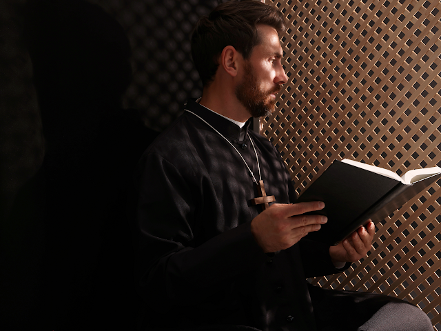 StupefyingSF's tweet photo. Today: The Odin Chronicles, Episode 39. Father Luigi receives a disturbing visitor with a *very* disturbing message, in “The Church of a Million Gods," by Jason P. Burnham.
https://t.co/VIFG7KJzlJ https://t.co/mMwmSVWFb8