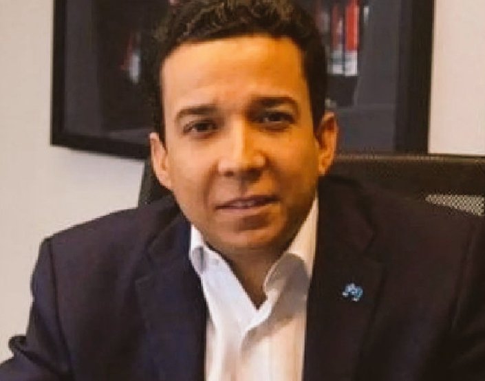 Edwarda77427936's tweet photo. "Grano a grano se llena la gallina el buche"  #macarullita devuelve 144millones robados y #mimilo 715millones https://t.co/hPDuxaUxg0