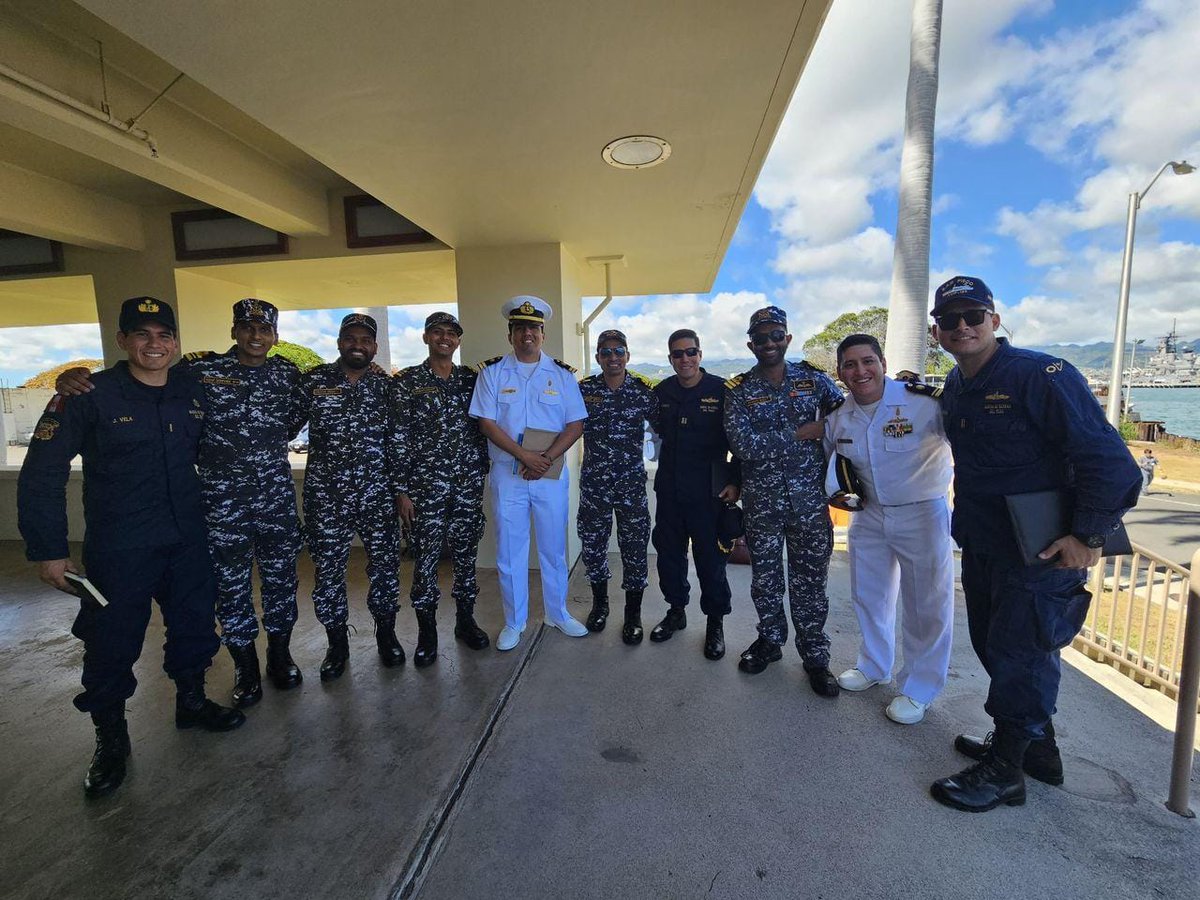 SpokespersonMoD's tweet photo. .@indiannavy's INS Shivalik arrives at Pearl Harbor for #RIMPAC, the world's largest naval exercise, after completing #JIMEX24 with Japan. The multi-role stealth frigate showcases strength & cooperation in the South China Sea & North Pacific Ocean.
More: https://t.co/9ngH2mbeHA https://t.co/uzatNeq1Dw