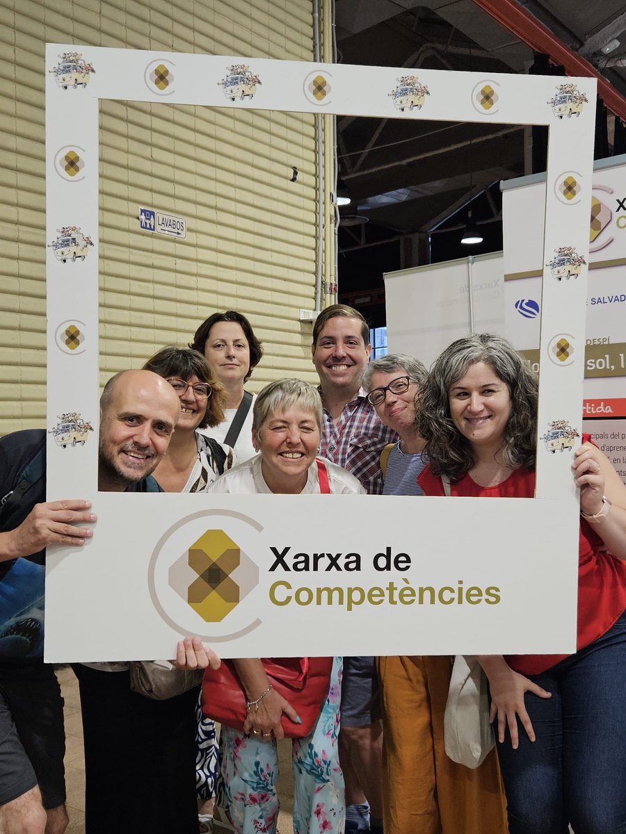 CfaCornella's tweet photo. El @cfacornella participem en la XXIII Jornada Anual de la @xarxaCb. Durant la trobada, el nostre professor Jordi Olvera ha destacat la funció social d'integració i cohesió de l'educació per a persones adultes. #XarxaDeCompetències #xarxacb @educaciocat @CRPCornellaSJD @SEiXarxes https://t.co/u6jeXTU0fF