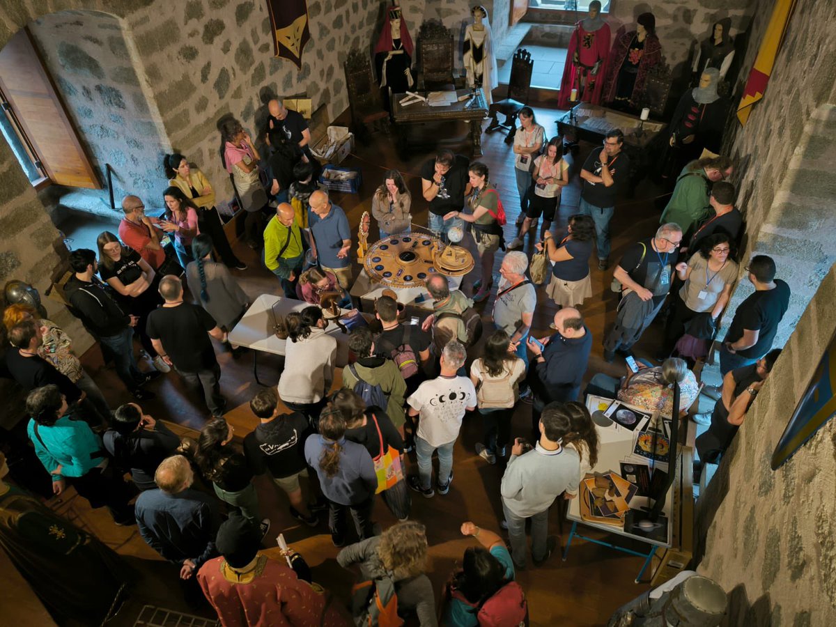 Hoy ha arrancado una nueva edición de la Star Party de Arenas De San Pedro. 
Con <a href="/Obiarenas/">Obiarenas Astro Gredos</a> <a href="/GOAAVILA/">Grupo de Observadores Astronómicos de Ávila</a> <a href="/AytoARENASP/">Ayuntamiento de Arenas de San Pedro</a> <a href="/conocetucielo/">Conocetucielo</a> <a href="/NatuPortraits/">Natural Portraits</a> 
#astronomia #astroturismo