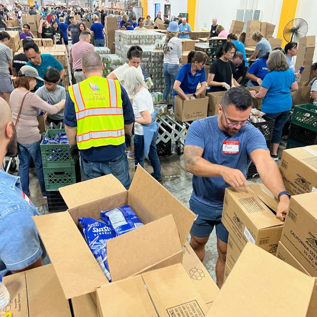 Shout out to our Phoenix chapter 📣 who recently visited St. Mary’s Food Bank to help pack emergency food boxes to help families facing food insecurity during the tough summer months in Arizona. 📦🍎🌞 @ilovegayphoenix @stmarysfoodbank