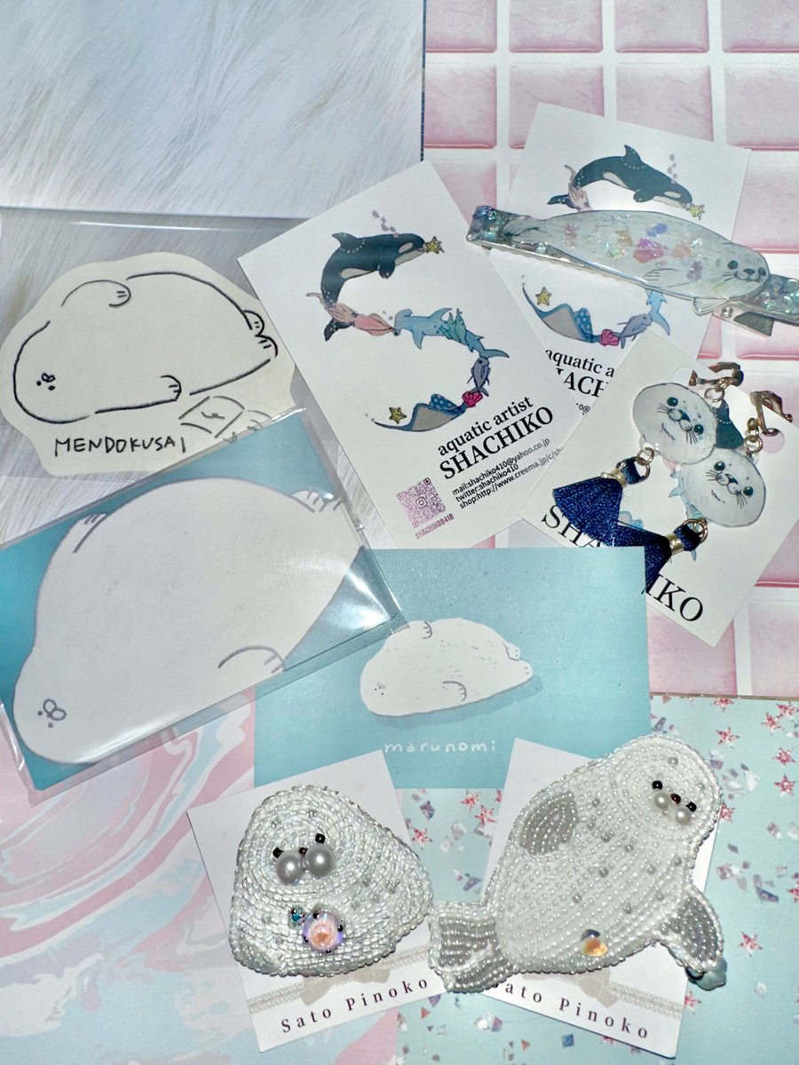 kaemon_y's tweet photo. 戦利品の記録④
アザラシ！！アザラシをモチーフにグッズ作ってくださる全ての方々に感謝を🙏
・SHACHIKOさん(@shachiko410)
・まるのみさん(@team_marunomi)
・佐藤ピノコさん(@satopinoko)
#ヨコハマハンドメイドマルシェ https://t.co/SKXaj6GWkf