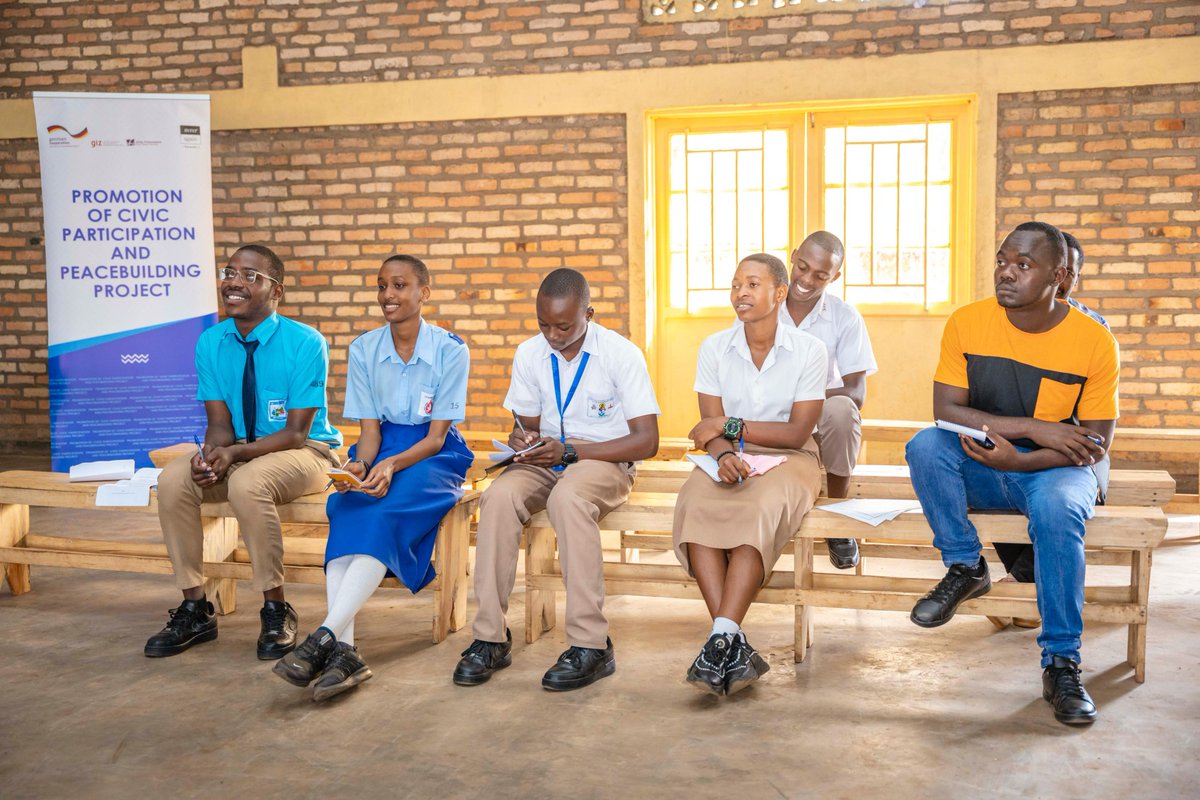Today, we hosted a Public Speaking and Exchange event with 18 students and 9 teachers from Huye, Gisagara, Nyamagabe, and Nyanza. Participants shared ideas on the theme in mixed groups, guided by NAR volunteers and school peace club patrons. <a href="/giz_rwanda/">GIZ Rwanda</a> <a href="/JeunesUmojaGL/">Jeunes_UMOJA Grands Lacs</a> #PSE24