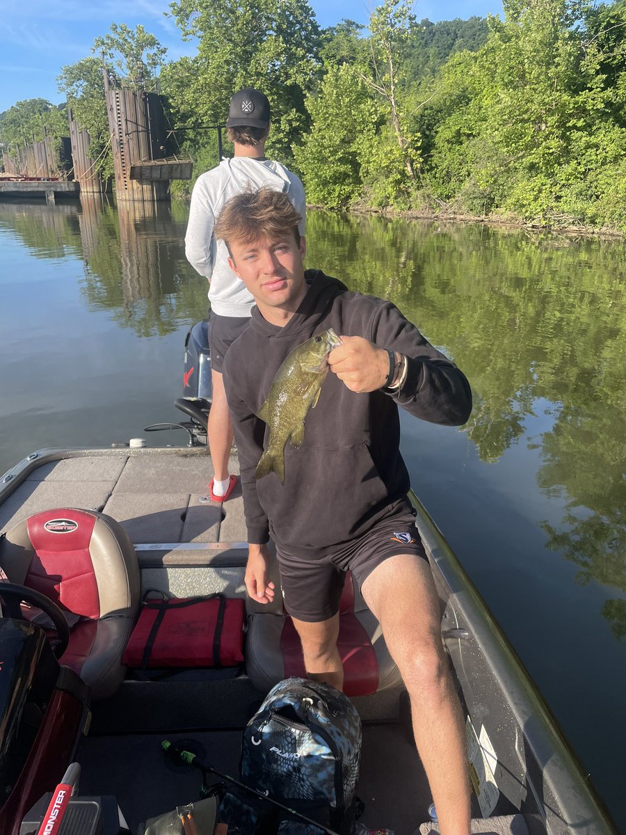 PJCTraining's tweet photo. Nothing better than the great outdoors!! Smallmouth fishing is 🔥🔥
Few shots of some former students enjoying the Ohio River!! #bethanyfootball #kentstatebaseball #pennstatebaseball https://t.co/YzpvCH09g6