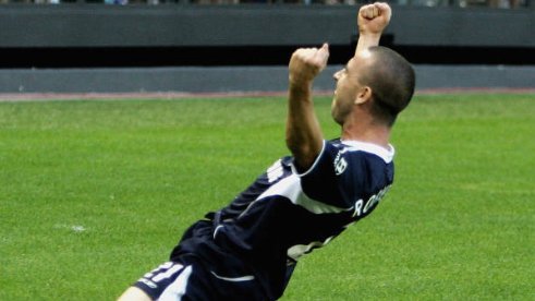ALeague_Players's tweet photo. 218. James ROBINSON

Forward - 18.09.82 - ENG

A-L Debut:
08/10/06 (Newcastle Jets vs. MELBOURNE VICTORY, W 2-0 - Sub on 81')

A-L Clubs:
Melbourne Victory (06-07), Perth Glory (07-09), North Queensland Fury (09-10)

A-L Apps: 41
A-L Goals: 3 https://t.co/MyEkTkHEcv