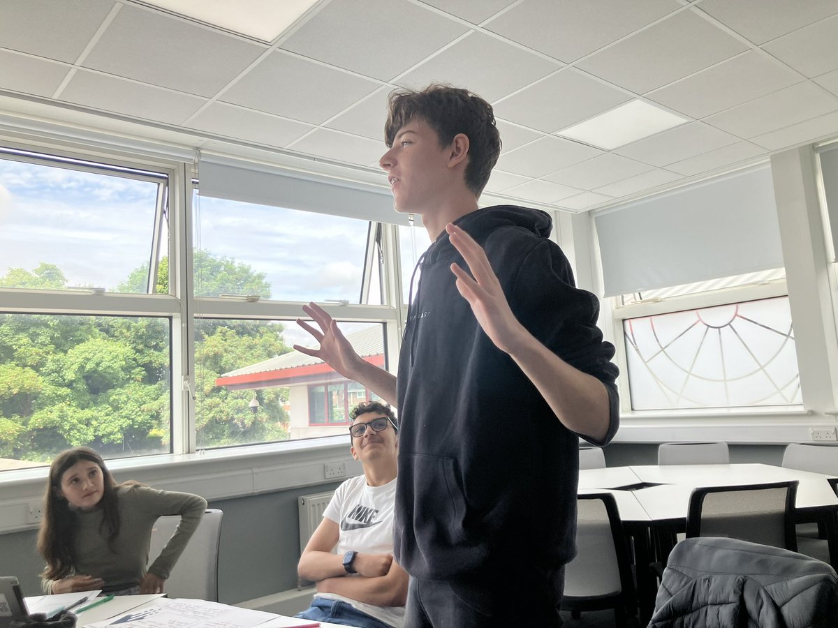 ZunaidWA_UoD's tweet photo. Week 14 of Saturday Club!

Part 2 of @TeamDANCOP where we focused on linking our passions and skills to our future careers @DerbyUni !

Find out out more about Saturday club https://t.co/OAX7Jfpr5a…

#WideningAccessDerby #NationalSaturdayClub https://t.co/VnxgZXQIt2