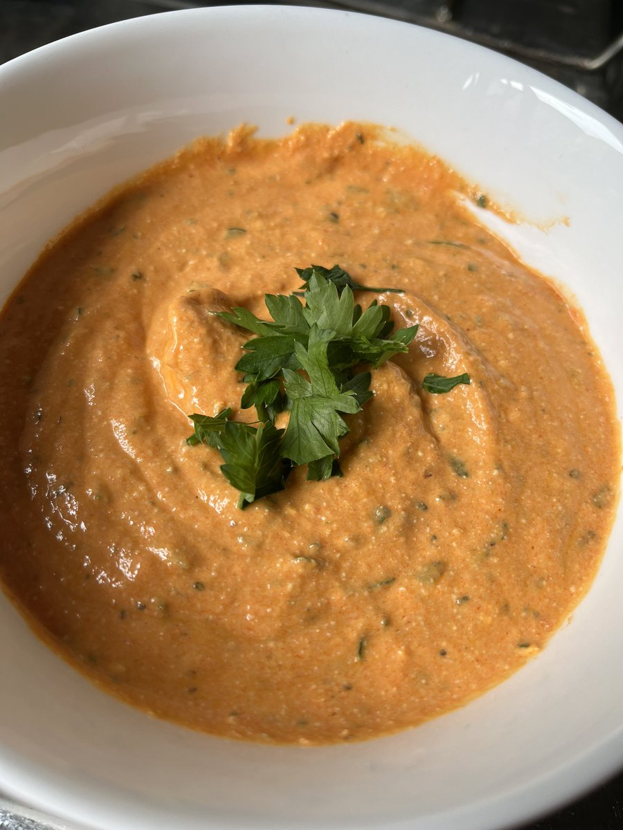 Lucy Antal tweet media