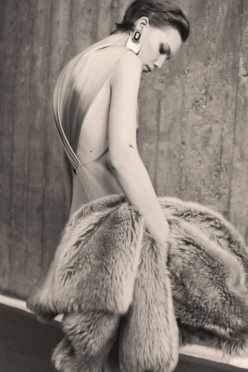 LadymiaMicky's tweet image. Collezione Pre Fall 24 YSL @YSL #YSL #PreFall24 #moda #outfit #look #fashion #fashionstyle #style #fashionista #trendy #tendenza #glam #glamour #musthave 👗😍❤️