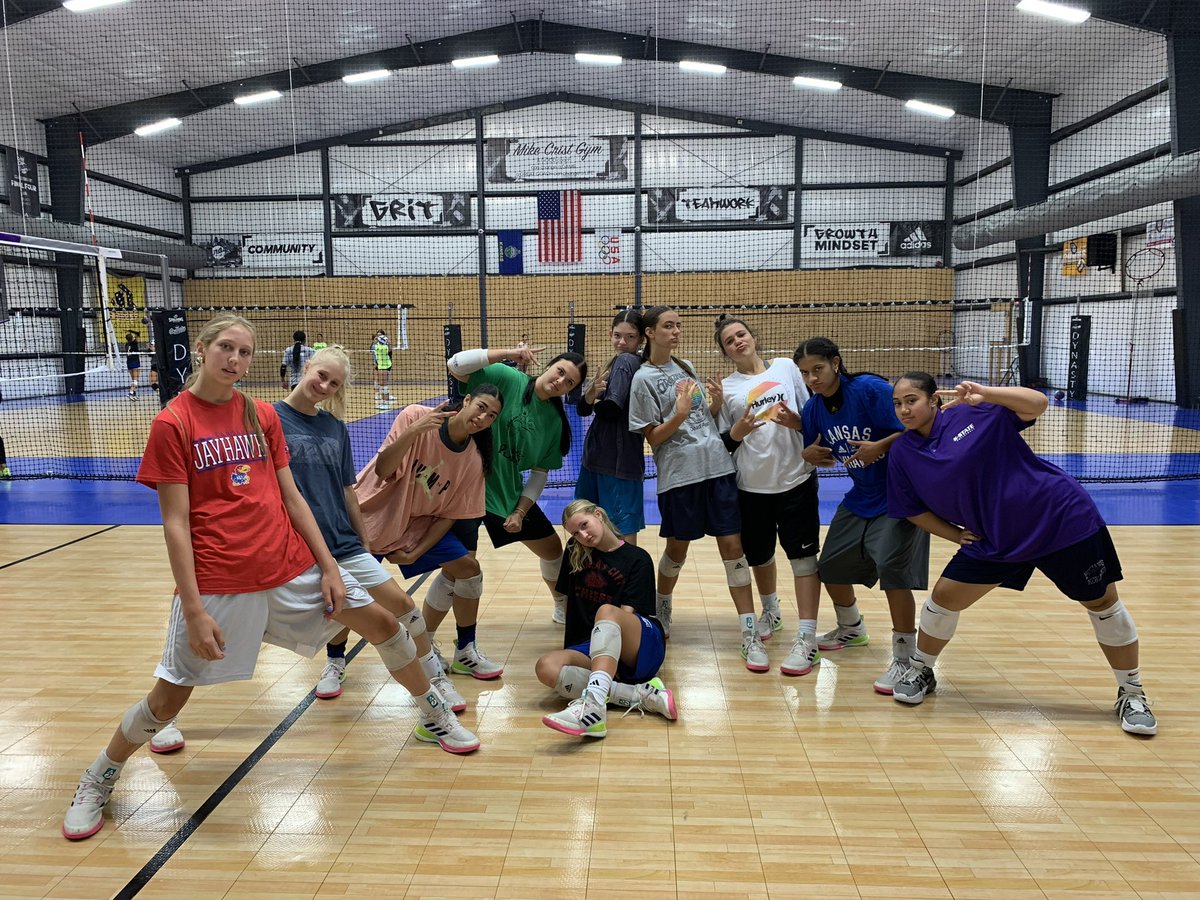 Games faces on and Vegas bound! 🏐✨
Last practice before Vegas!! 🎲🎲

#VolleyballVegasBound #TeamSpirit  #Dynasty #AdamSandlerAttire 👕🩳<a href="/dynastyvbc/">DYNASTY Volleyball</a>