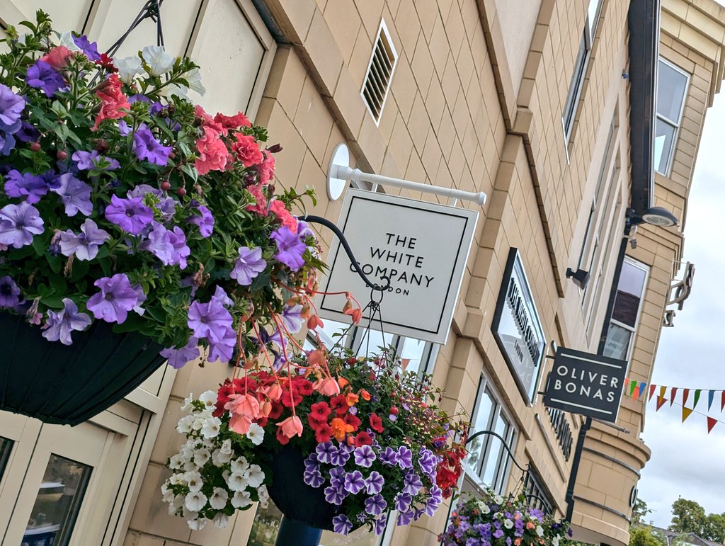 I don't think I'd ever been in an <a href="/OliverBonas/">Oliver Bonas</a> before, but the new store at <a href="/SandersonArcade/">Sanderson Arcade</a> in #Morpeth has opened today. Beyond being a "lifestyle retailer", it's *still* hard to describe quite what it is - like a Sloane Muji or Everything Except White Company! 😉