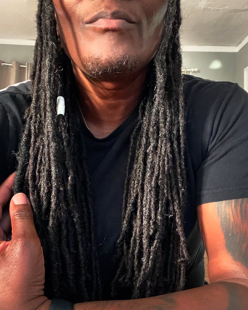 butchythings's tweet photo. so, those who know me may remember my long locs.  welcome back lovelies ❤️✨

#gratitude 
#ceasefirenow🇵🇸 https://t.co/FP2tlEqoyV