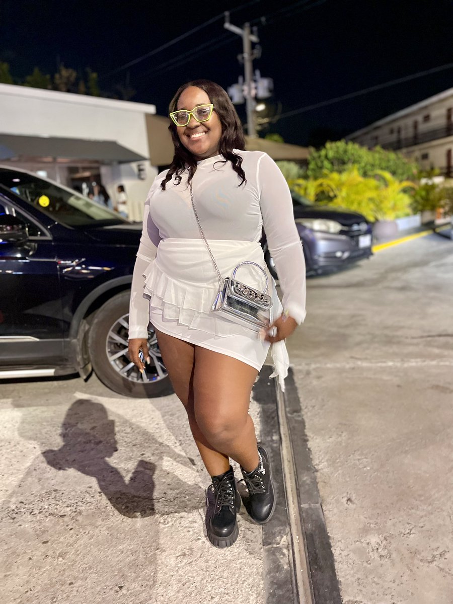 denillerene_'s tweet photo. Its a house pardii 🤪🤪 https://t.co/6CoteJ9K6r