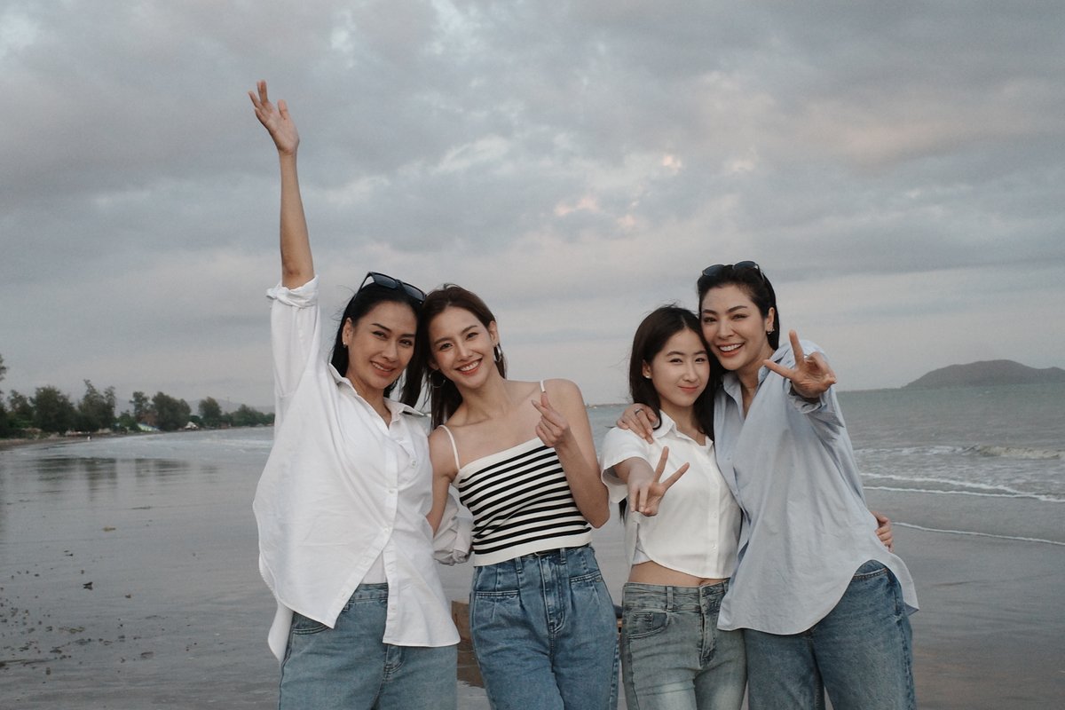 WanwandJN's tweet photo. จบไปแล้วกับ Blank The Series SS2 
ซีรีย์เรื่องนี้ทำให้หัวใจของวันได้รับการเติมเต็มในหลายๆด้าน
ทั้งเนื้อเรื่อง ตัวละคร โปรดักชั่น ทีมงานเบื้องหน้า/เบื้องหลัง เพลง นักแสดง รวมถึงแฟนซีรีย์ทุกๆคน

9ดาว เกิดขึ้นได้เพราะ "Blank" รักนะ 💜
SEND 21 BACK TO THE NOVEL
#BlankTheSeriesSS2EP6 https://t.co/YNcJuNMvMO